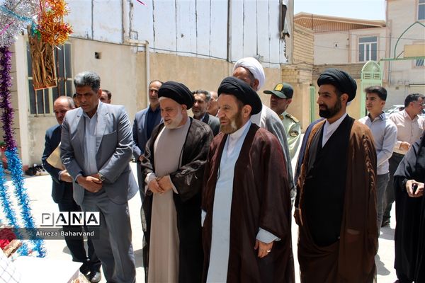 برگزاری نماز جماعت ویژه دانش‌آموزان دختر