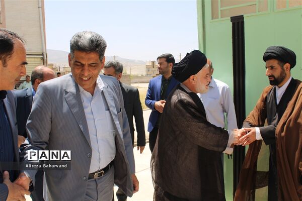 برگزاری نماز جماعت ویژه دانش‌آموزان دختر