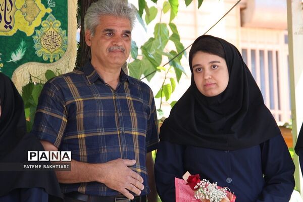 جشن روز دختر در دبیرستان حضرت زینب(س) ناحیه یک شهرری