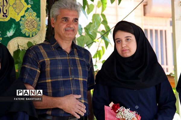 جشن روز دختر در دبیرستان حضرت زینب(س) ناحیه یک شهرری