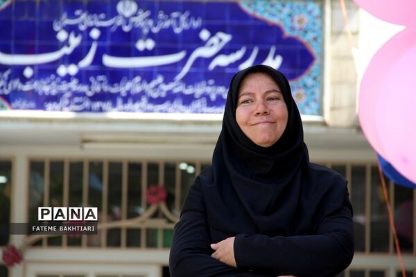 جشن روز دختر در دبیرستان حضرت زینب(س) ناحیه یک شهرری