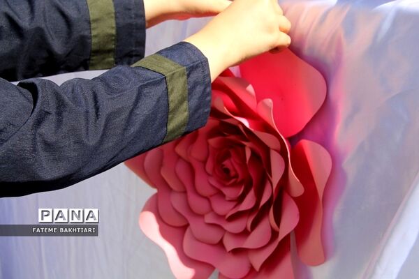 جشن روز دختر در دبیرستان حضرت زینب(س) ناحیه یک شهرری