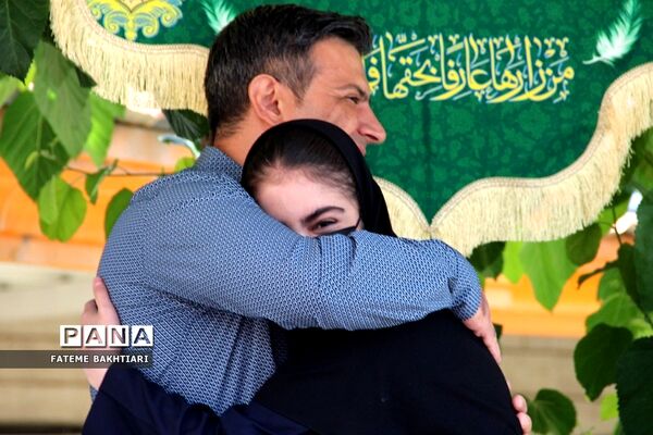 جشن روز دختر در دبیرستان حضرت زینب(س) ناحیه یک شهرری