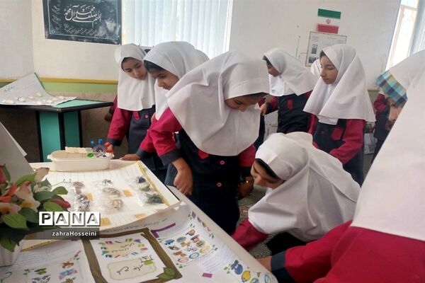 نمایشگاه طرح جابربن حیان دبستان شهید نجاتی ابرکوه