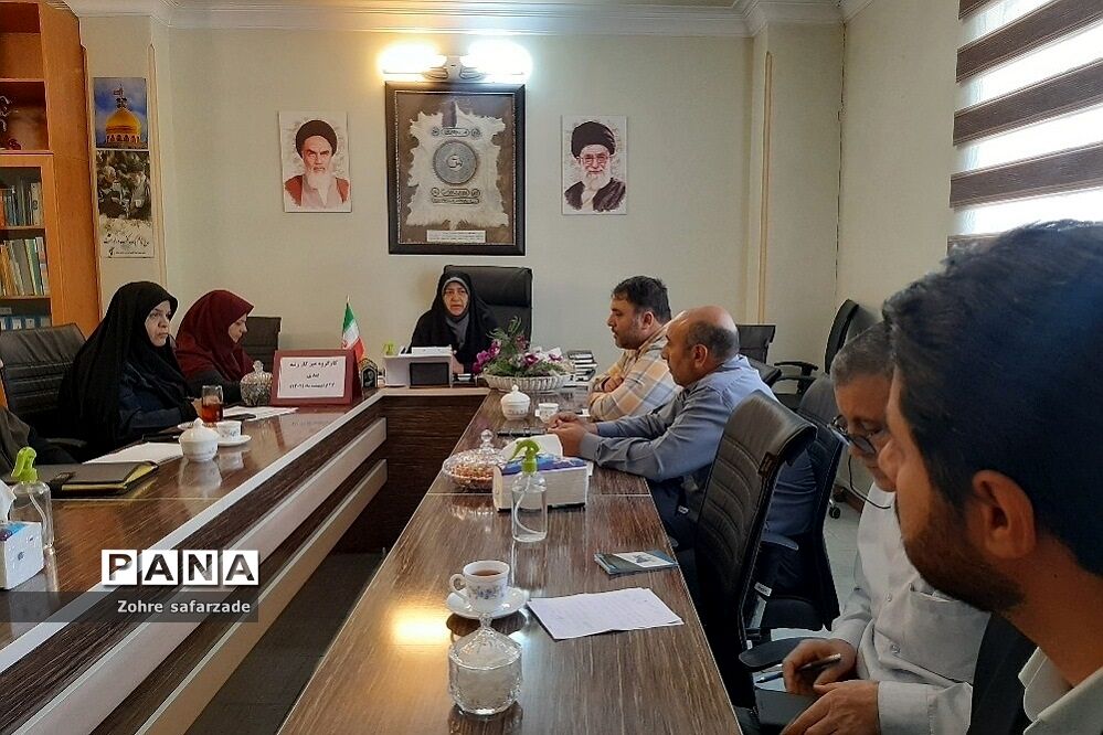 برگزاری کارگروه میزکار رتبه‌بندی معلمان در آموزش و پرورش رودهن