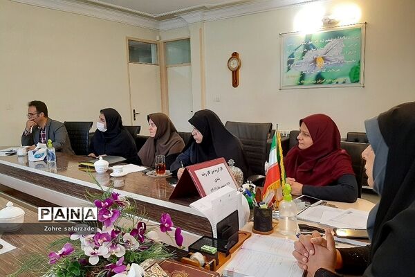 برگزاری کارگروه میزکار رتبه‌بندی معلمان در آموزش و پرورش رودهن