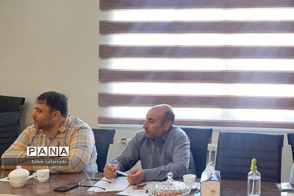 برگزاری کارگروه میزکار رتبه‌بندی معلمان در آموزش و پرورش رودهن