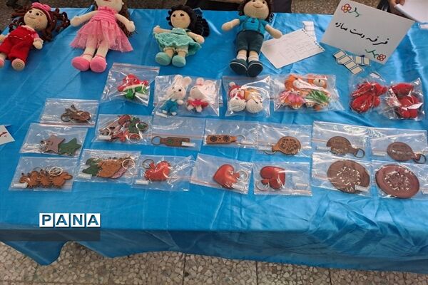 برگزاری نمایشگاه کار و فناوری  دبیرستان سیزده آبان ناحیه یک کرج