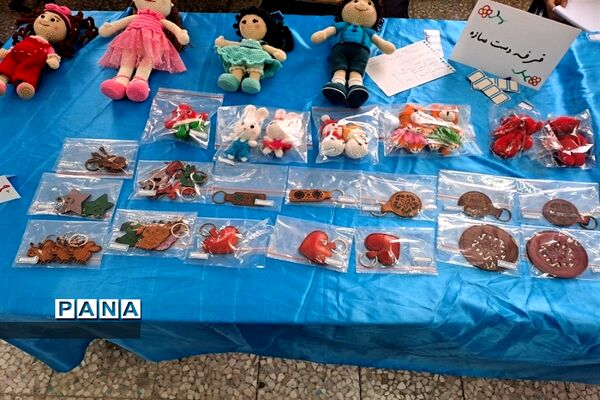 برگزاری نمایشگاه کار و فناوری  دبیرستان سیزده آبان ناحیه یک کرج