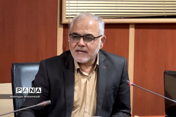 نشست صمیمانه عوامل ستادی و اجرایی جشن سالروز تاسیس سازمان دانش‌آموزی