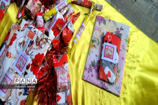 گرامیداشت هفته کرامت و تقدیر از دانش‌‌آموزان فعال نماز و مسابقات قرآنی مدرسه شایستگان ملارد