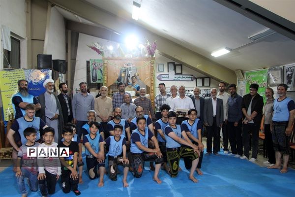 مراسم تجلیل از هیات زورخانه و کشتی پهلوانی شهرستان برخوار