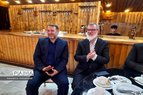 جشن قهرمانی تیم نونهالان پرسپولیس قائمشهر