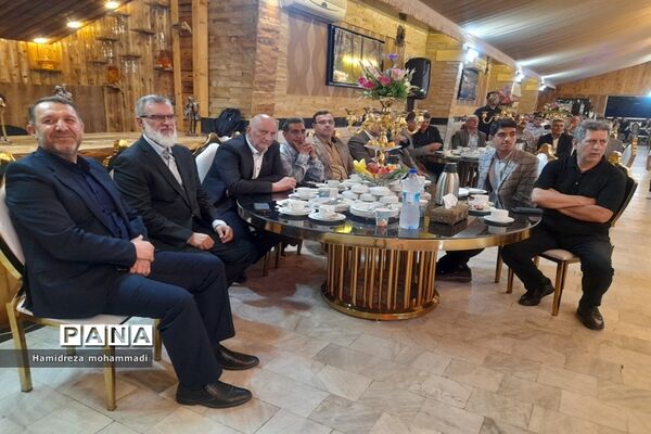جشن قهرمانی تیم نونهالان پرسپولیس قائمشهر