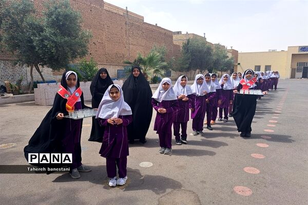 برپایی جشن روز دختر در دبستان دخترانه عفت ناحیه یک یزد