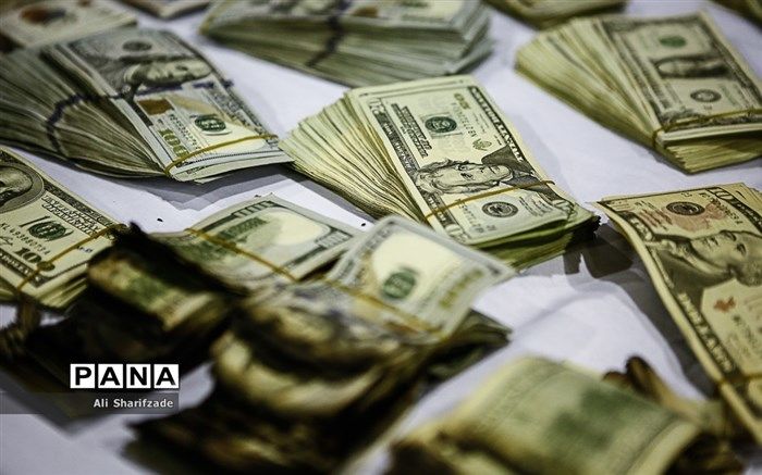 احتکار ارز در دفتر یک شرکت هواپیمایی