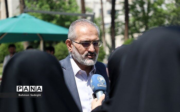 حسینی: جوانان‌ با فرهنگ فداکاری راه شهیدان را ادامه می‌دهند