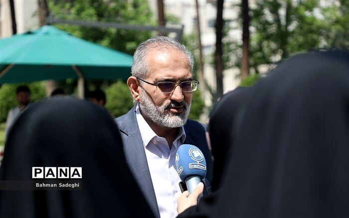 حسینی: جوانان‌ با فرهنگ فداکاری راه شهیدان را ادامه می‌دهند