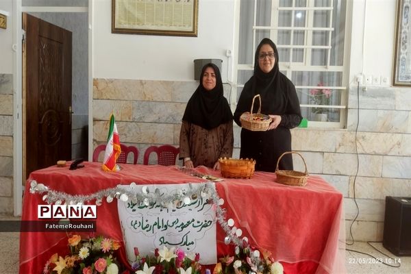 اهدای جوایز به دانش‌‌آموزان به‌مناسبت روز دختر در شهرستان خلیل‌آباد