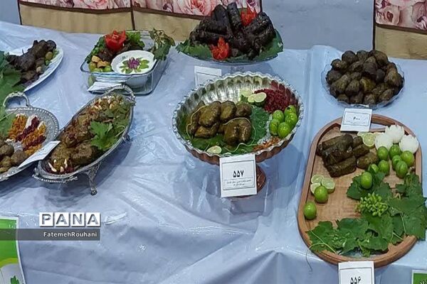 برگزاری هشتمین‌ جشنواره بومی محلی‌ تاک‌پلو در شهرستان خلیل‌آباد