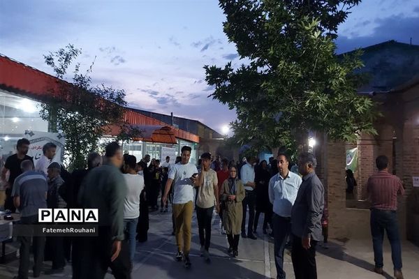 برگزاری هشتمین‌ جشنواره بومی محلی‌ تاک‌پلو در شهرستان خلیل‌آباد