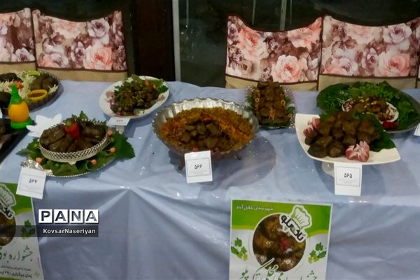 برگزاری هشتمین‌ جشنواره بومی محلی‌ تاک‌پلو در شهرستان خلیل‌آباد