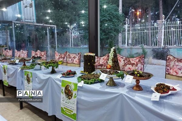 برگزاری هشتمین‌ جشنواره بومی محلی‌ تاک‌پلو در شهرستان خلیل‌آباد