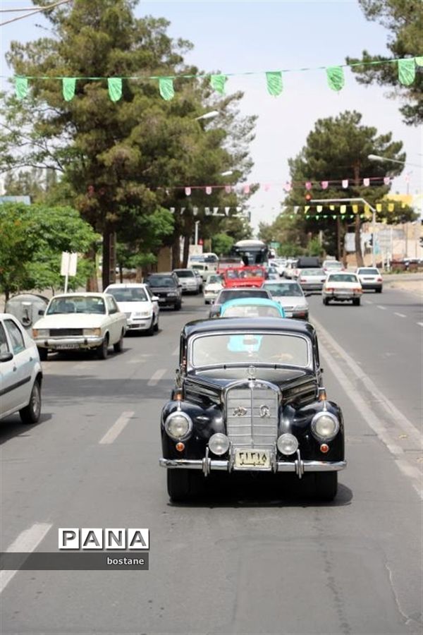 رژه خودروهای کلاسیک در بیرجند
