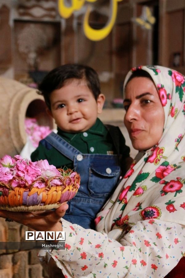 آیین ملی گل غلتان در خانه  تاریخی آل یاسین کاشان