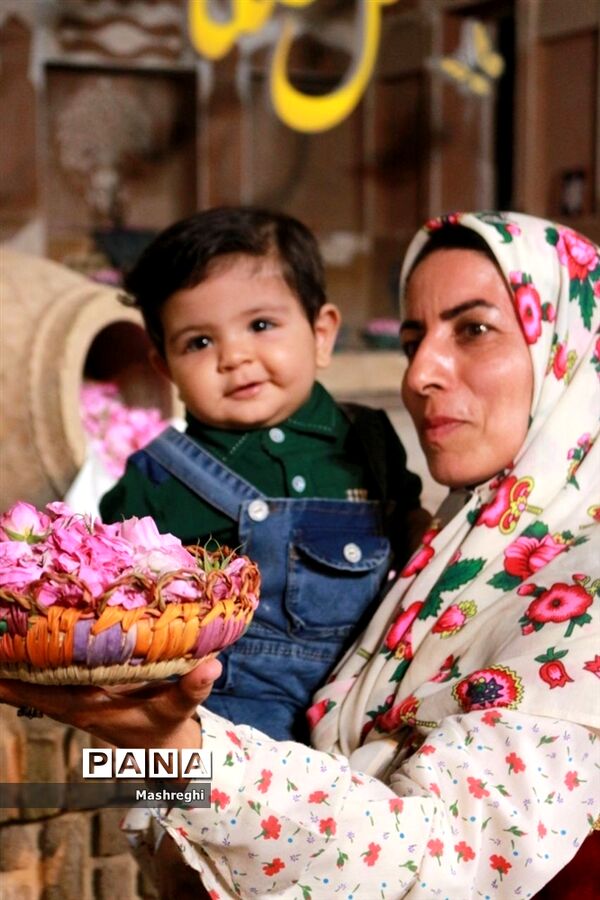 آیین ملی گل غلتان در خانه  تاریخی آل یاسین کاشان