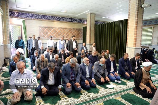 آیین تجلیل از معلمان نمونه استانی، منطقه‌ای و پژوهنده منطقه ۵