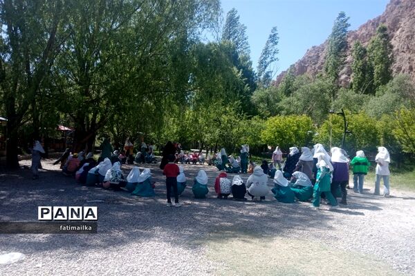اردوی دانش‌آموزی دبستان دخترانه پروین اعتصامی شهرستان فیروزکوه