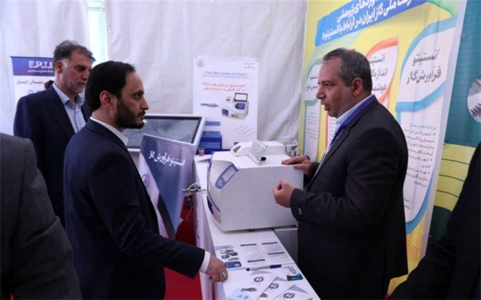 بهادری جهرمی از نمایشگاه نفت و گاز بازدید کرد