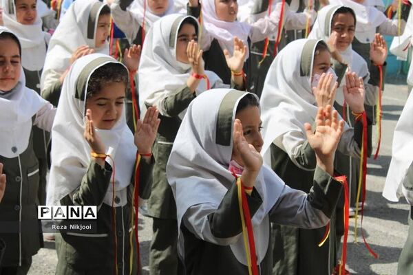 آیین یادبود خیر مدرسه‌ساز‌ حاج علی اکبر واعظی در ناحیه یک بهارستان