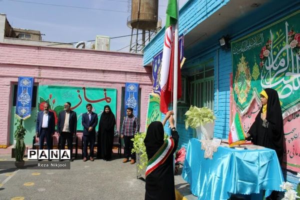 آیین یادبود خیر مدرسه‌ساز‌ حاج علی اکبر واعظی در ناحیه یک بهارستان