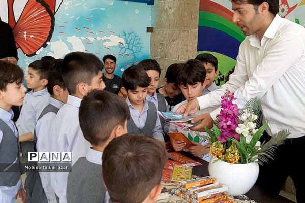 برگزاری مسابقه پدر و پسر در دبستان برهان علم ناحیه یک بهارستان