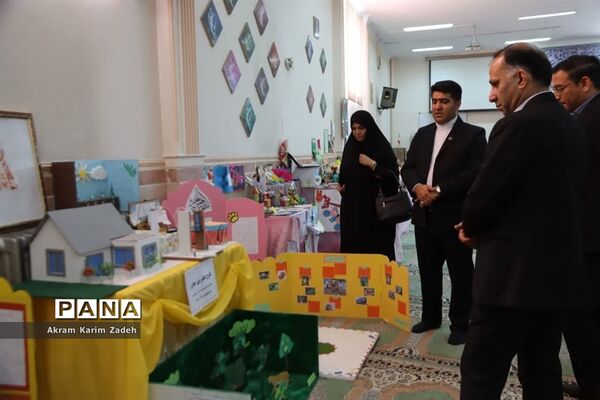 نمایشگاه دست‌سازه‌های دانش‌آموزان شهرستان اسلامشهرمبتنی برمحتوای مجلات رشد