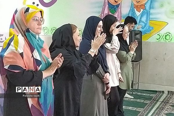 برپایی جشن الفبا برای شکوفه‌های کلاس اولی در مدرسه پروین اعتصامی  ناحیه 2 بهارستان