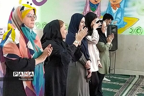 برپایی جشن الفبا برای شکوفه‌های کلاس اولی در مدرسه پروین اعتصامی  ناحیه 2 بهارستان