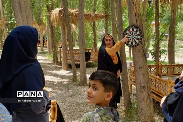 اردوی تفریحی و آموزشی معاونان و مربیان پرورشی در روستای فرح‌آباد شهرستان فیروزکوه