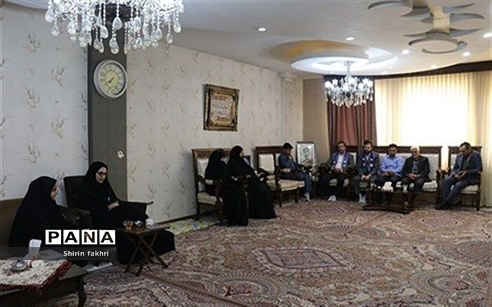خانواده شهدا مقام والایی در پیشگاه خداوند متعال دارند
