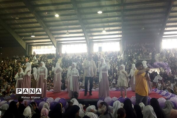 برگزاری جشن روز دختر در سالن ورزشی هفت تیر شهرستان قرچک