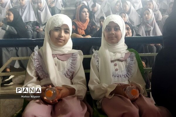 برگزاری جشن روز دختر در سالن ورزشی هفت تیر شهرستان قرچک