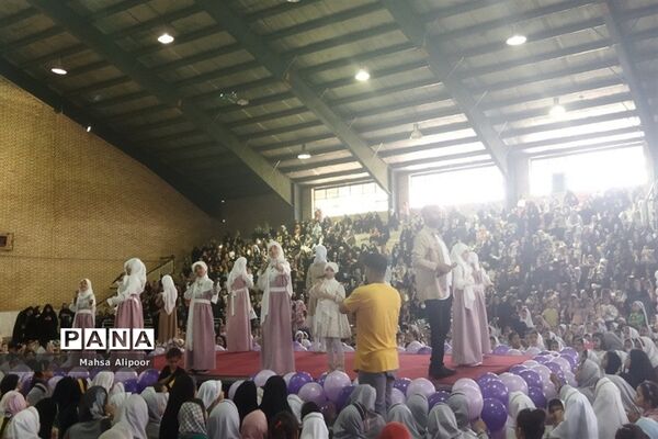 برگزاری جشن روز دختر در سالن ورزشی هفت تیر شهرستان قرچک