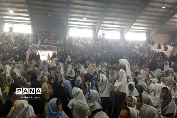 برگزاری جشن روز دختر در سالن ورزشی هفت تیر شهرستان قرچک