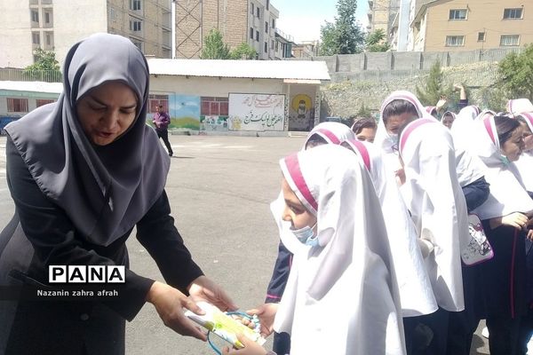 جشن روز دختر و ولادت حضرت معصومه (س) در دبستان شهید‌سجادیان رودهن