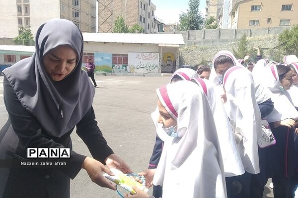 جشن روز دختر و ولادت حضرت معصومه (س) در دبستان شهید‌سجادیان رودهن