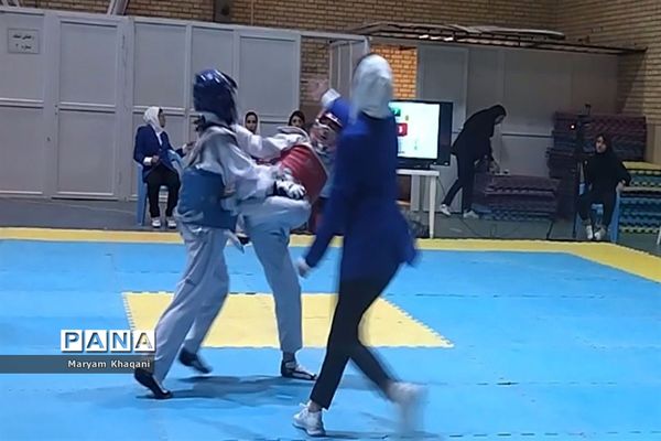 برگزاری مسابقات قهرمانی تکواندو دختران شهر شیراز