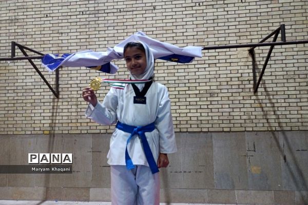 برگزاری مسابقات قهرمانی تکواندو دختران شهر شیراز