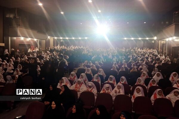 همایش تجلیل از دختران قرآنی